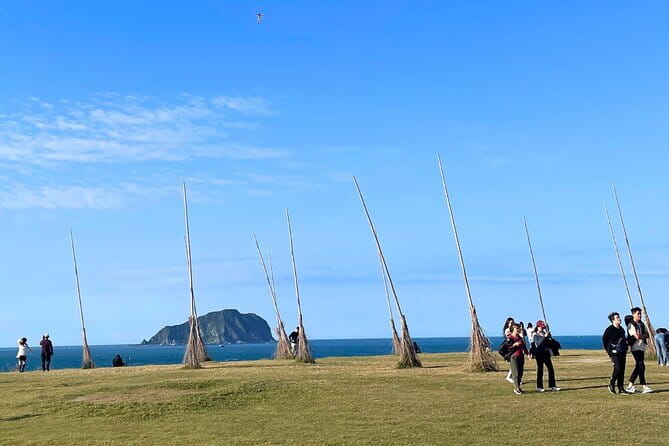 Northeast Coast Instagram Photo Tour in Keelung & New Taipei - Bitou Cape Park (Beitoujiao): cliffs, lighthouse views, and the walking reality