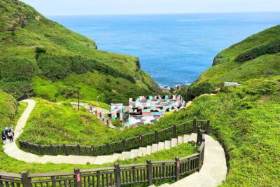 Northeast Coast Instagram Photo Tour in Keelung & New Taipei - Starting at Taipei Main Station: the day’s pace and group reality