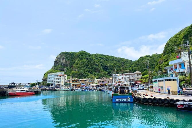 Northeast Coast Instagram Photo Tour in Keelung & New Taipei - Heping Island GeoPark: volcanic rock formations with admission included