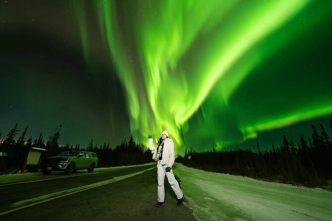 Northern Lights Aurora Chasing Adventure Tour & Free Photography - Fairbanks at night: pickup that actually helps