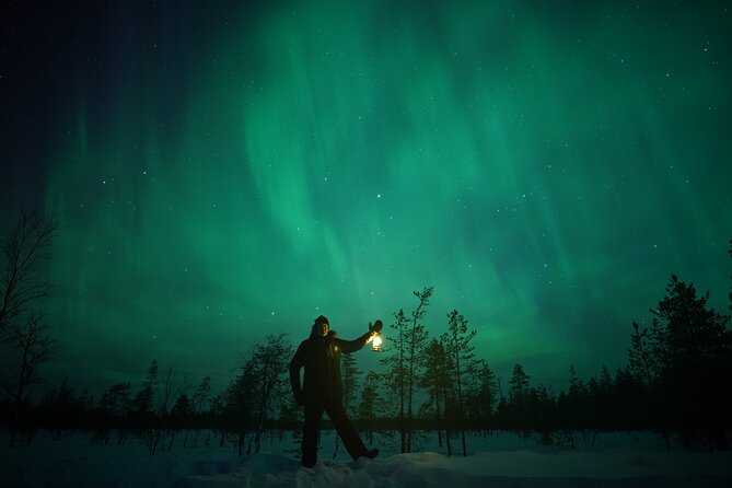 Northern Lights Hunting Photography Tour in Rovaniemi Finland - The photography promise: pro gear, real editing, and you in the frame