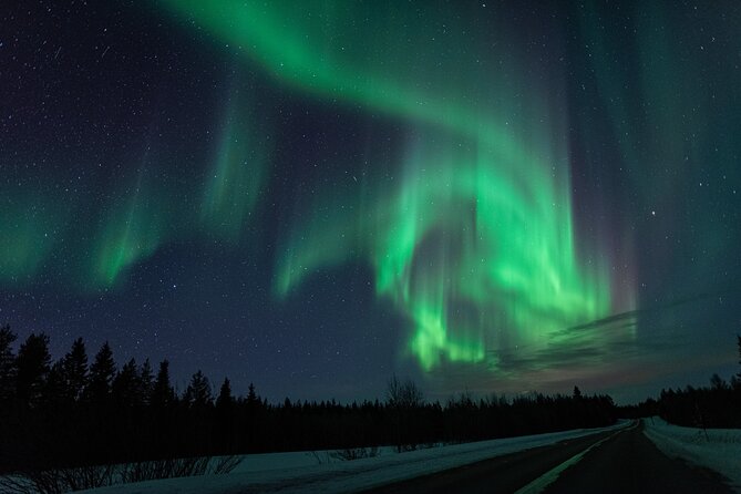 Northern Lights Hunting with a photographer (Only small groups) - Photo session: professional results plus tips for your own camera