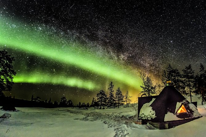 Northern Lights Photography Tour from Rovaniemi - Waiting for the Aurora Borealis: Snacks, Fire, and Keeping Warm
