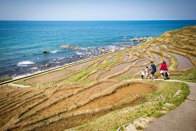 Noto peninsula 1 day/Photoshoot with professional photographer - Chirihama Nagisa Driveway: the rare beach road shot (with a weather backup)