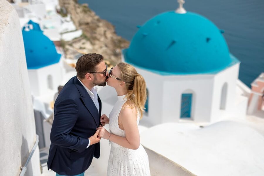 Oia: Couple photoshoot with 30 edited Photos - Price and value: $169 per group up to 3, and what you should compare