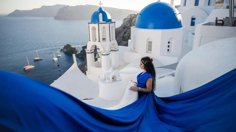 Oía: Santorini Professional Photoshoot with Edited Photos - A 30-minute Oia photoshoot that feels like a plan, not a scramble