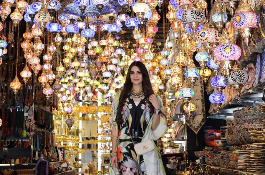 Old Dubai Guided Tour With Photographer: Souks & Street Food - Grand Souk to the Creek: where the walk turns into an actual viewpoint