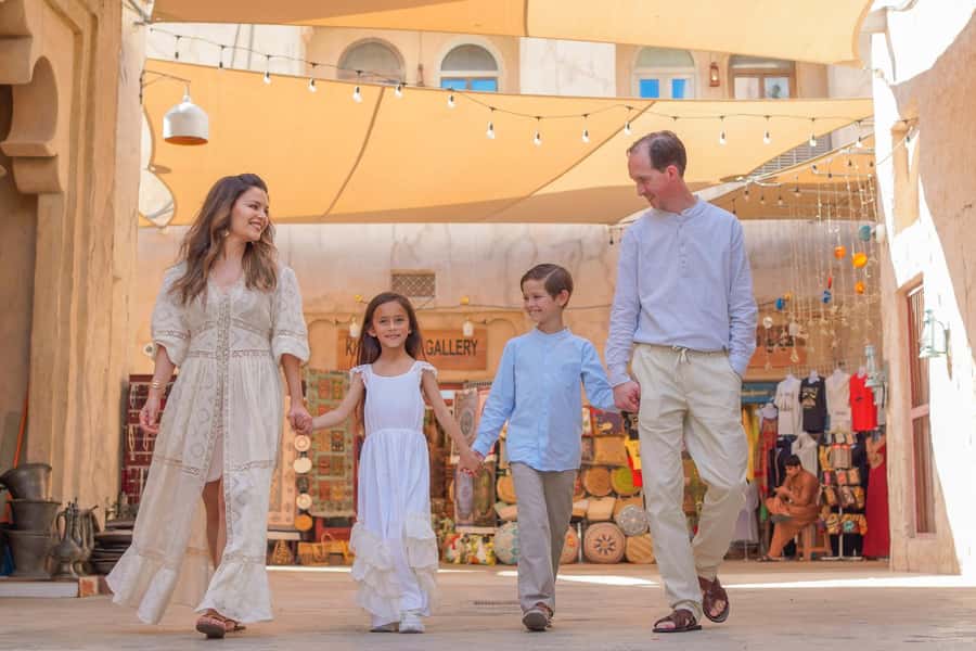 Old Dubai Guided Tour With Photographer: Souks & Street Food - Spice Souk: smells, color, and friendly haggling practice