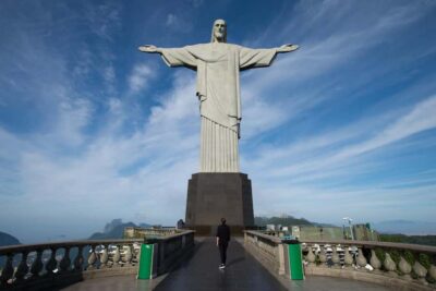 One Day in Rio with a Photographer - Starting in Copacabana and Meeting the Photo Plan