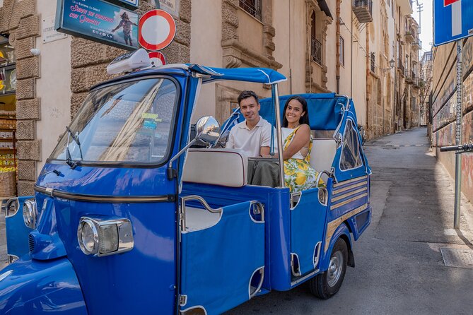 Palermo with Photographer- Walking Tour - History & Photo - Piazza Pretoria and the Fountain of Shame: your first great photo angle