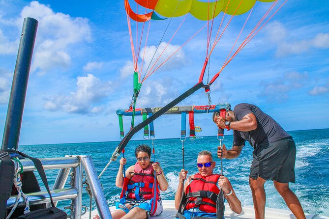 Parasailing and Photography Session Experience - The boat ride and the climb: what happens right before you’re in the sky