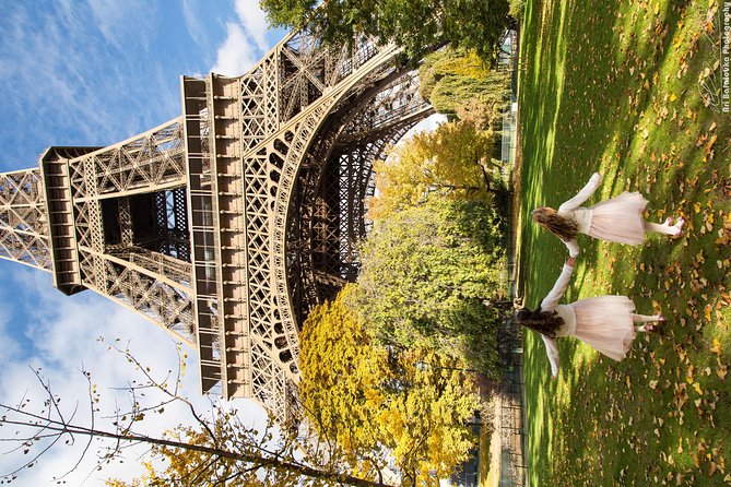 Paris 2-Hour Eiffel Tower Walking Tour with Professional Photo Shoot - Pont d’Iéna: A Quick Bridge Moment That Changes the Composition