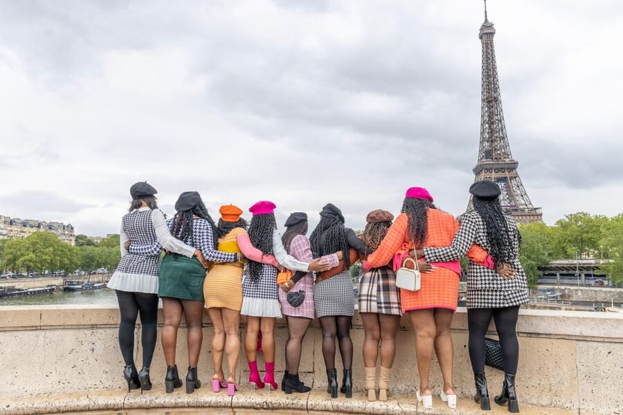 Paris: Eiffel Area Private Photoshoot - Key highlights to know before you go
