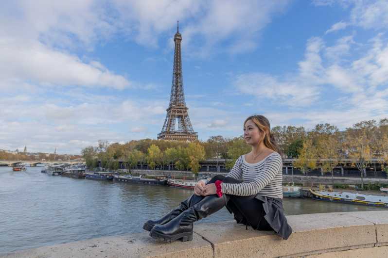 Paris: Eiffel Area Private Photoshoot - How the 25 minutes work: guiding poses in a relaxed pace