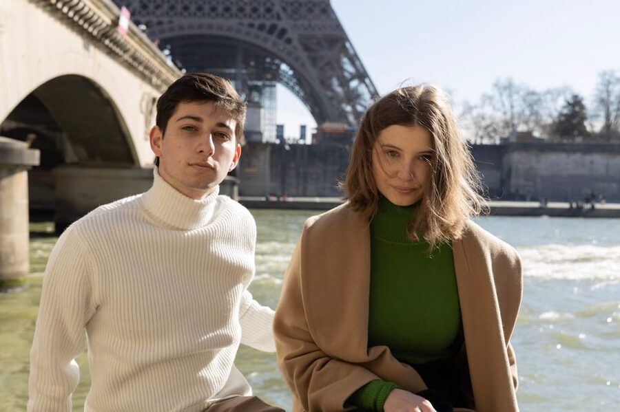Paris: Eiffel Area Private Photoshoot - Price and value at $48 per person: when this is a smart buy
