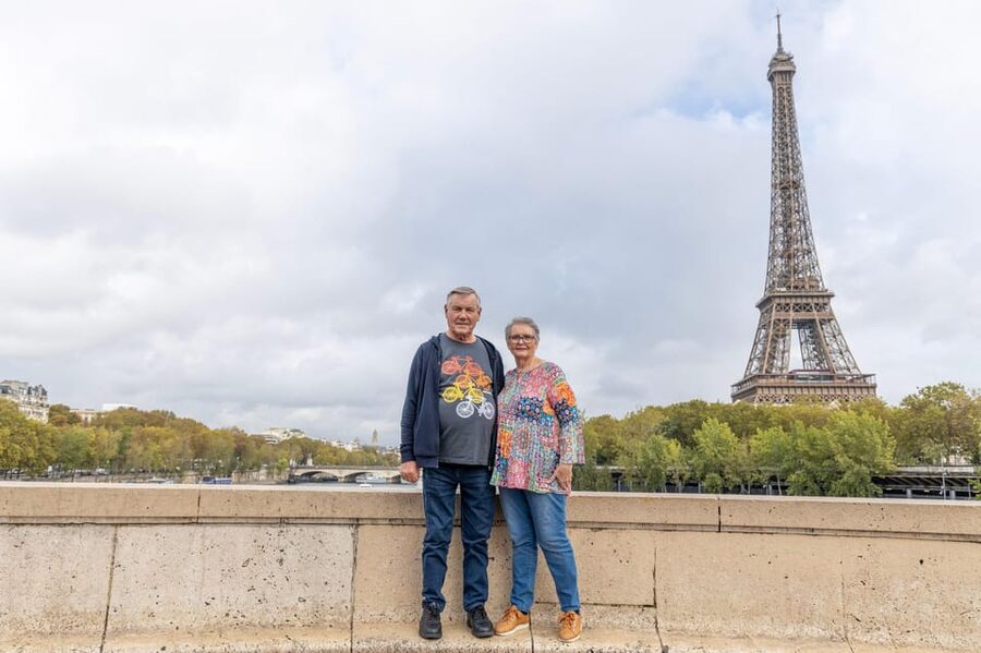 Paris: Eiffel Area Private Photoshoot - Practical tips to make your Eiffel photoshoot smoother (and better)