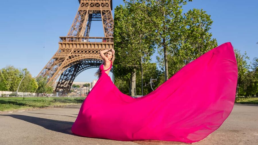 Paris: Eiffel Tower Flying-Dress Photoshoot jonadress - Key points worth planning around