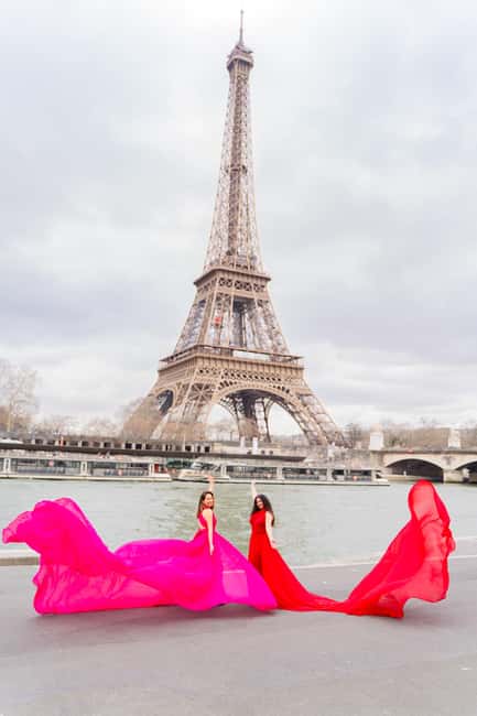 Paris: Eiffel Tower Flying-Dress Photoshoot jonadress - Seine River shots: romantic views without a marathon