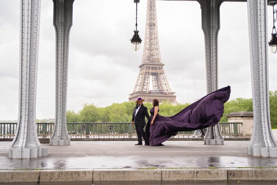 Paris: Eiffel Tower Flying-Dress Photoshoot jonadress - Dress change in open air: what to wear so it feels easy