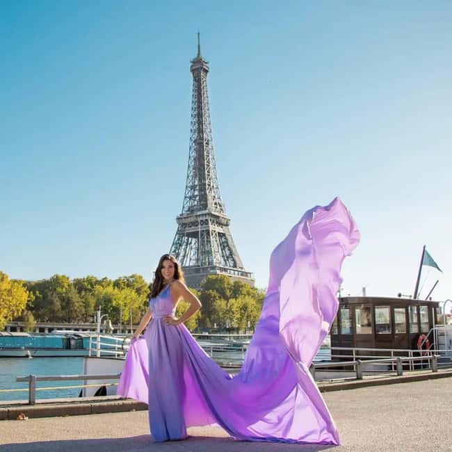 Paris: Eiffel Tower Glamor Photoshoot with Dress Options - How the 1-Hour Shoot Works With a Photographer and Assistant