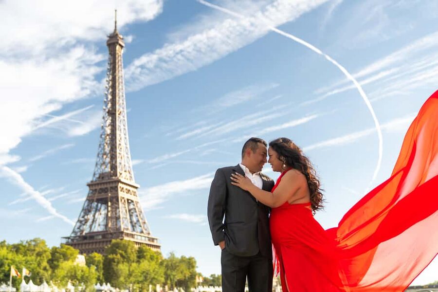 Paris: Eiffel Tower Glamor Photoshoot with Dress Options - Who This Flying Dress Photoshoot Is Best For