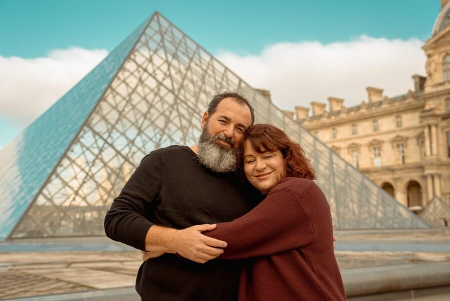 Paris: Eiffel Tower & Louvre Photoshoot (High End Edits) - Price and Value: Why $69 Per Group Can Be Fair