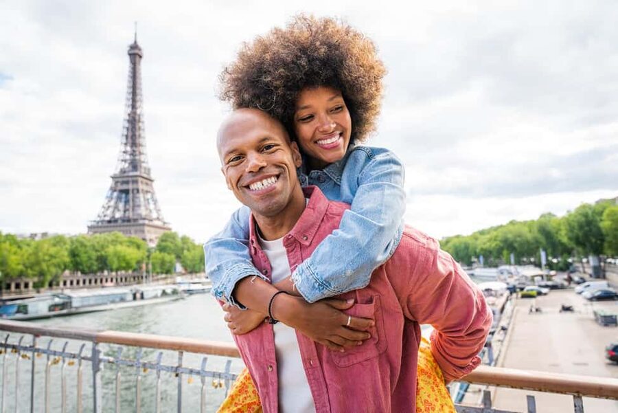 Paris: Eiffel Tower Photoshoot - Where You Meet by the Trocadéro: Find the Cité de l’architecture Steps
