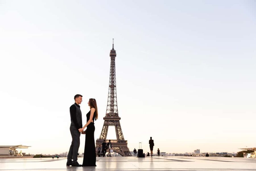 Paris: Eiffel Tower Photoshoot - Timing, Light, Wind, and Weather in the Eiffel Tower Area