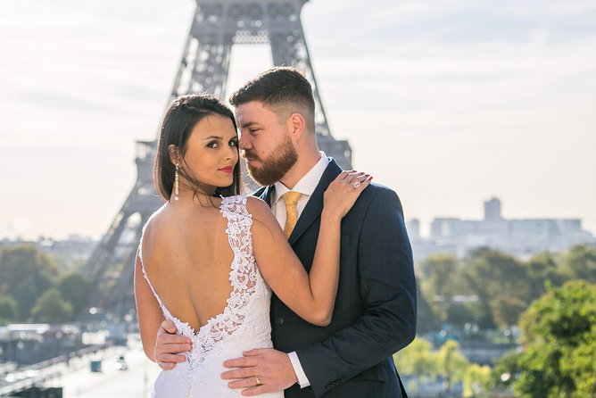 Paris Eiffel Tower Photoshoot Professional Photographer Private - Price and Value: Why $212 per Group Can Make Sense
