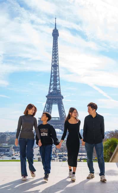 Paris: Eiffel Tower Photoshoot with a Professional - What you get (and what you don’t)
