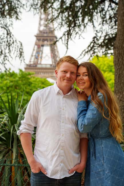 Paris: Eiffel Tower Photoshoot with a Professional - How long you’ll be shooting and what that means
