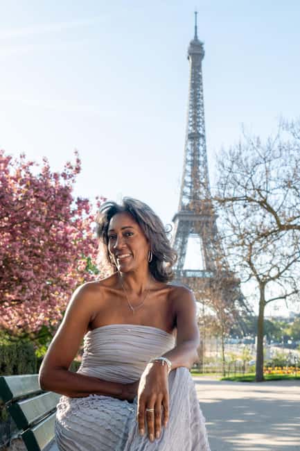 Paris: Eiffel Tower Private Professional Photoshoot - How to get the most flattering photos in a short session