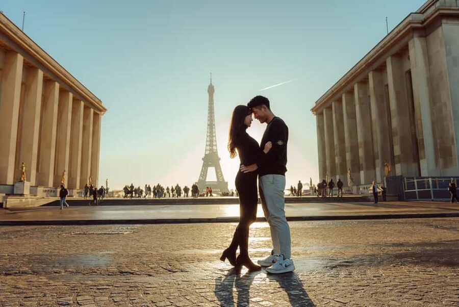 Paris: Eiffel Tower Street Photoshoot - Meeting at Chaillot’s Théâtre national de la Danse (and getting started fast)