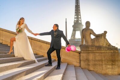 Paris Eiffel Tower Vows Renewal Ceremony - Photoshoot and Video - Meeting point near the Eiffel Tower: get your bearings fast