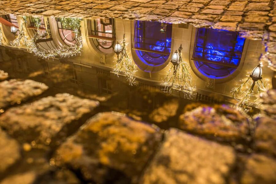 Paris: Experience the magic of Christmas on a walk with a pro photographer - Place Maurice Barrès: the final square with sign-and-light glow