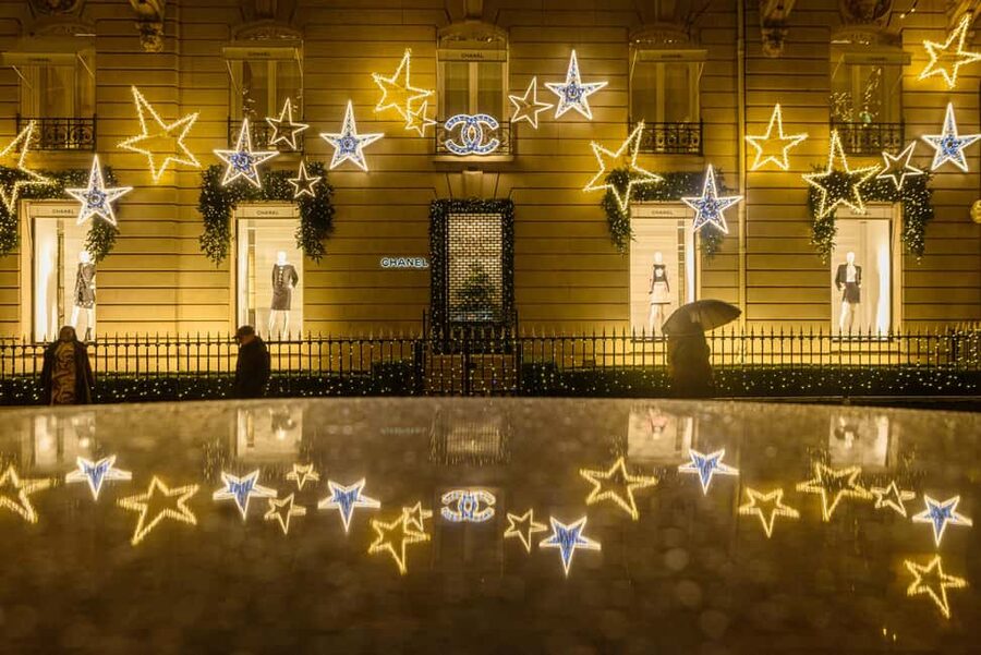 Paris: Experience the magic of Christmas on a walk with a pro photographer - Where you meet and how long you’re actually outside