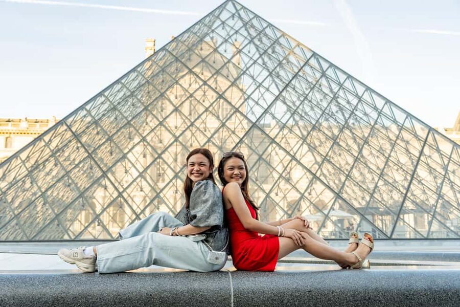 Paris: Louvre Photo Shoot - Meeting at Place Colette and the Walk to Your Photo Spots