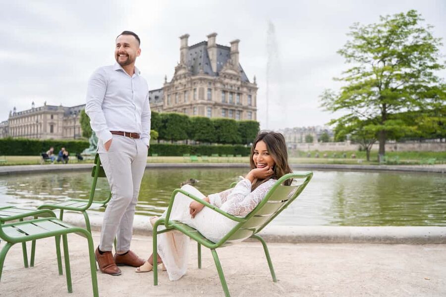 Paris: Louvre photoshoot or Seine bridges Eiffel Tower walk - Starting Point Near the Louvre Area: Carrousel Landmarks and Easy Access
