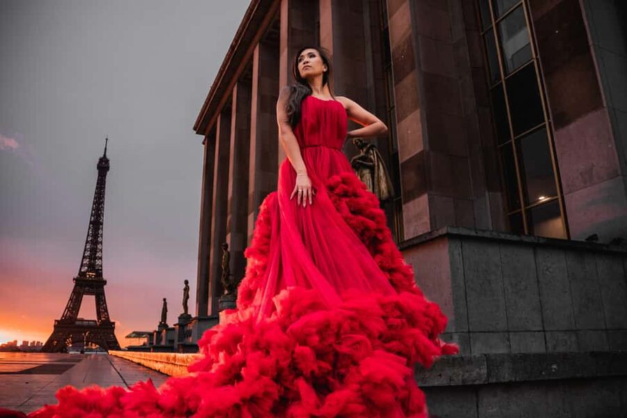 Paris: Luxury Photoshoot near the Eiffel Tower Photos in 24H - Key highlights at a glance