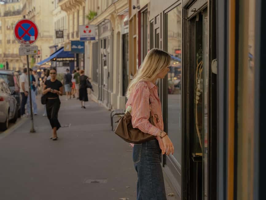 Paris: Photo shoot & cinematic mini-film in Montmartre - Why a Montmartre photo shoot beats another souvenir run