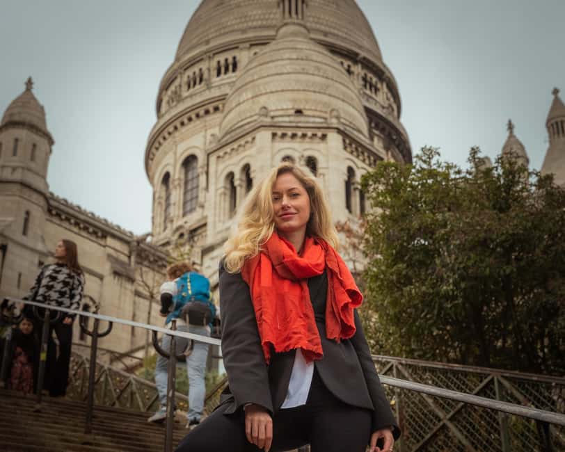 Paris: Photo shoot & cinematic mini-film in Montmartre - Meeting at Galerie de la Butte: how the session really starts