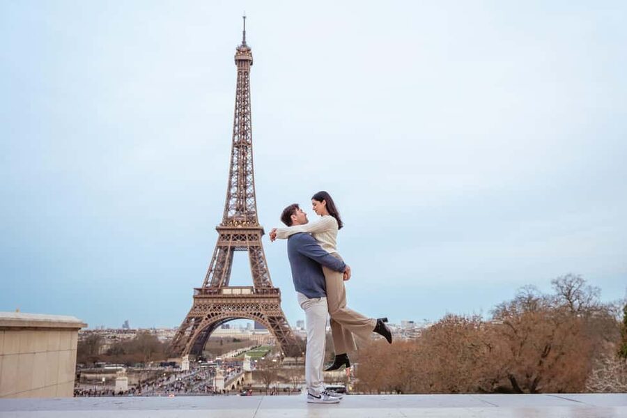 Paris photographer 1h near the Eiffel Tower or in Paris - Before You Meet: Preferences Call and Picking Your Exact Spot