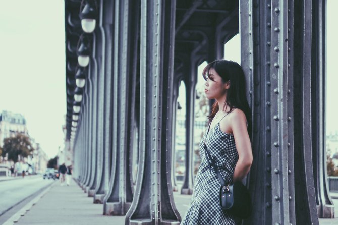 Paris Photographer: Exclusive Photoshoot with Private Car - Notre-Dame and the Seine banks: classic Paris with room to wander