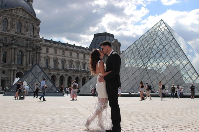 Paris Photographer: Secret Spots Photoshoot - Why a Private Paris Photoshoot Beats DIY Selfies
