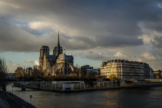 Paris Photography Masterclass - Private Photography Lesson - Meeting at Pont Marie and ending near Place de la Concorde