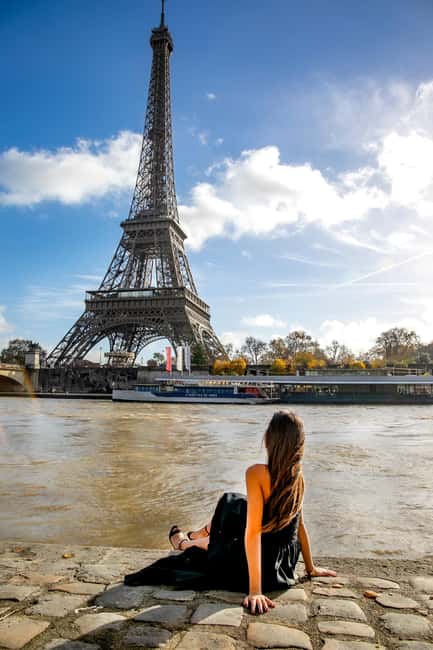 Paris: Photoshoot Around Eiffel Tower with 55 Edited Photos - 55 edited photos and a turnaround you can plan around