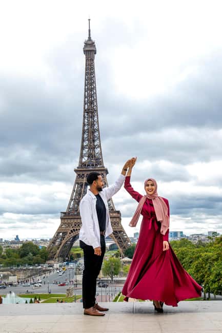 Paris: Photoshoot Around Eiffel Tower with 55 Edited Photos - Who should book this Eiffel Tower photoshoot
