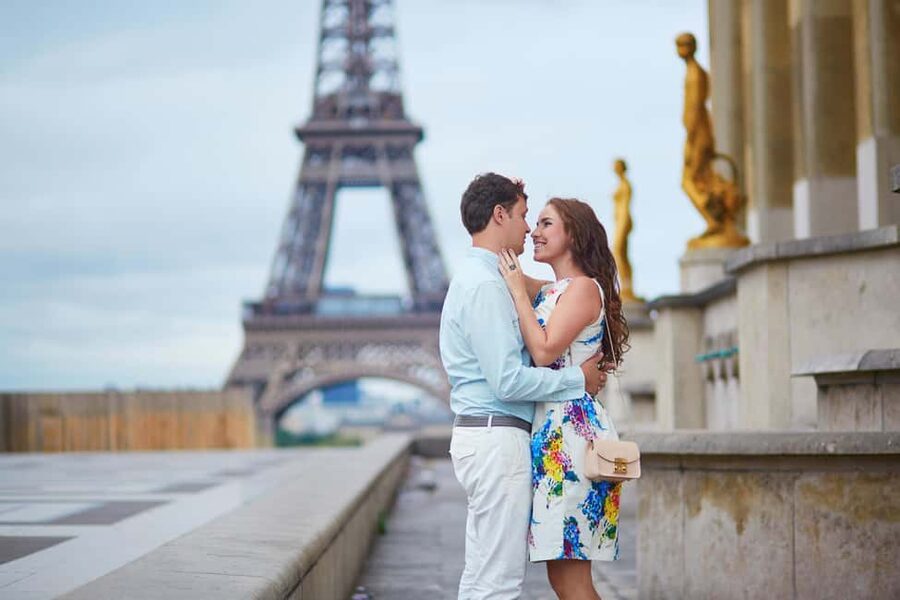 Paris: Photoshoot at The Big Three - Meeting at the Cartier Area on the Champs-Élysées