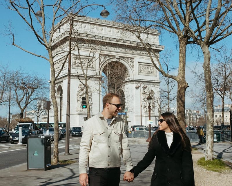 Paris: Photoshoot at the Eiffel Tower / Arc de Triomphe - Arc de Triomphe Portraits: Big Architecture, Strong Contrast