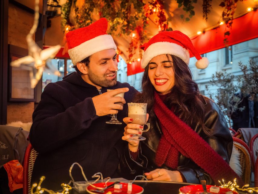 Paris: Private Christmas Photoshoot with Props - Trocadéro Walks, Mistletoe Moments, and Cozy Couple Frames